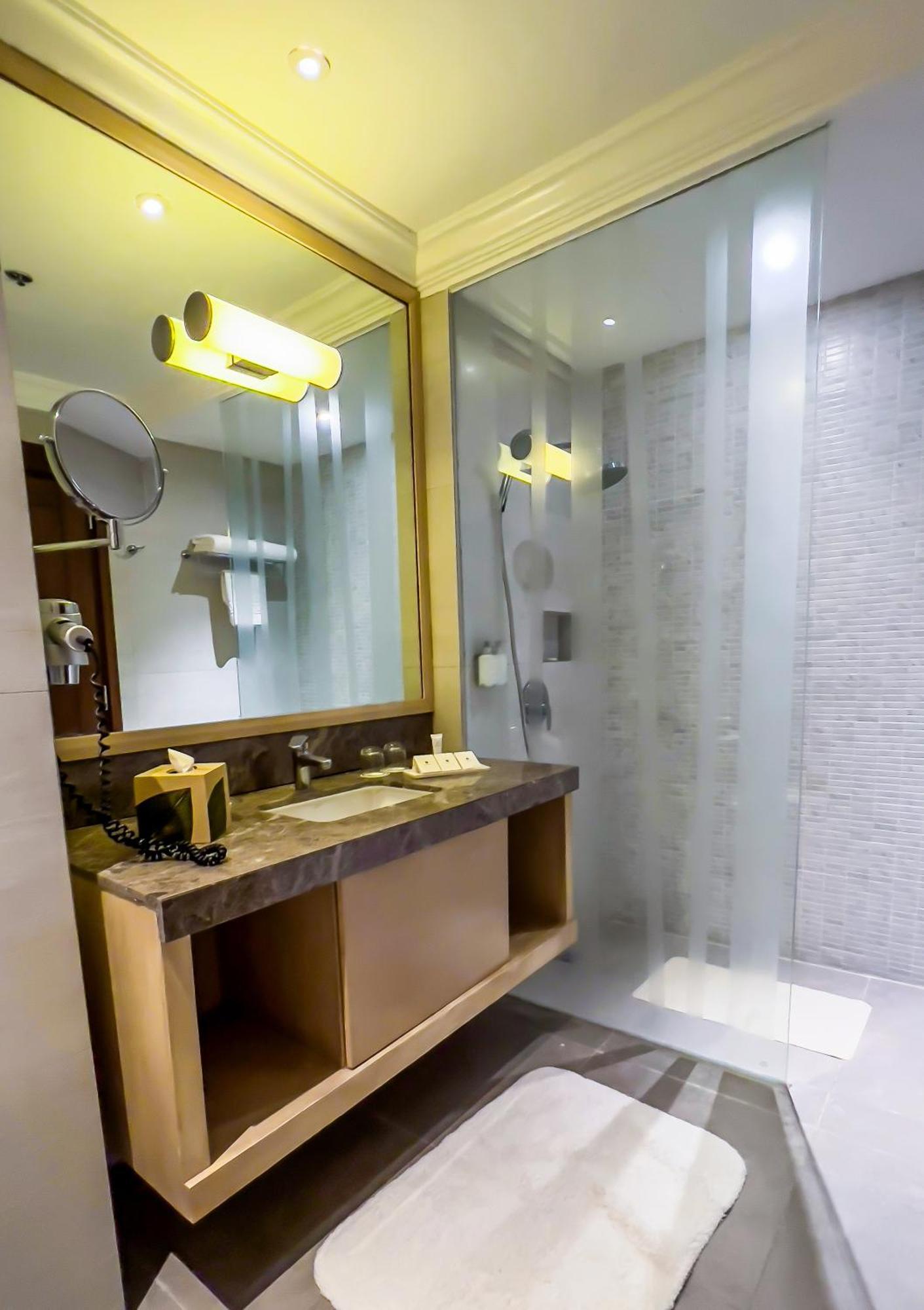 Hotel Taal Vista 5*