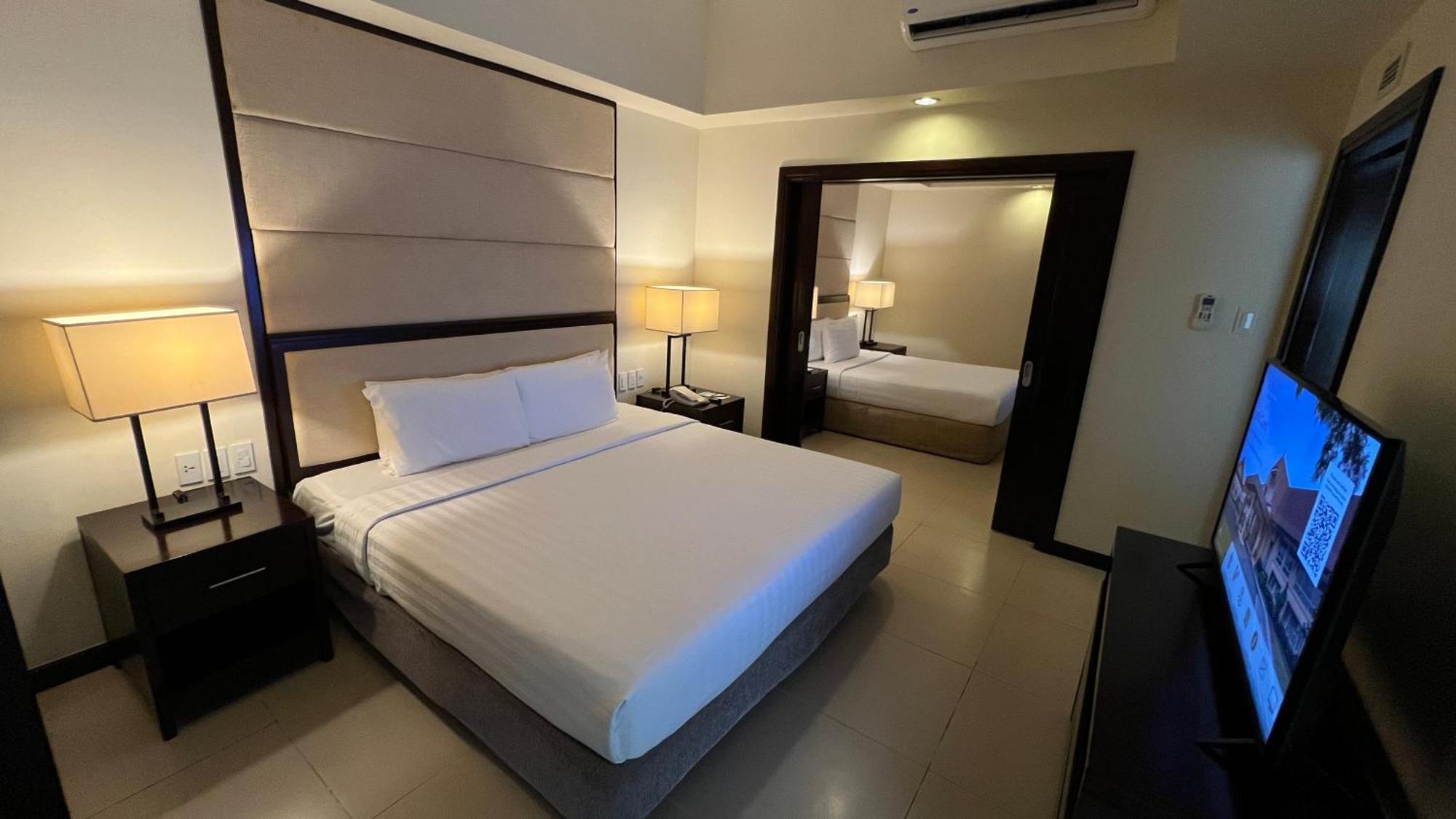 Hotel Taal Vista Tagaytay City