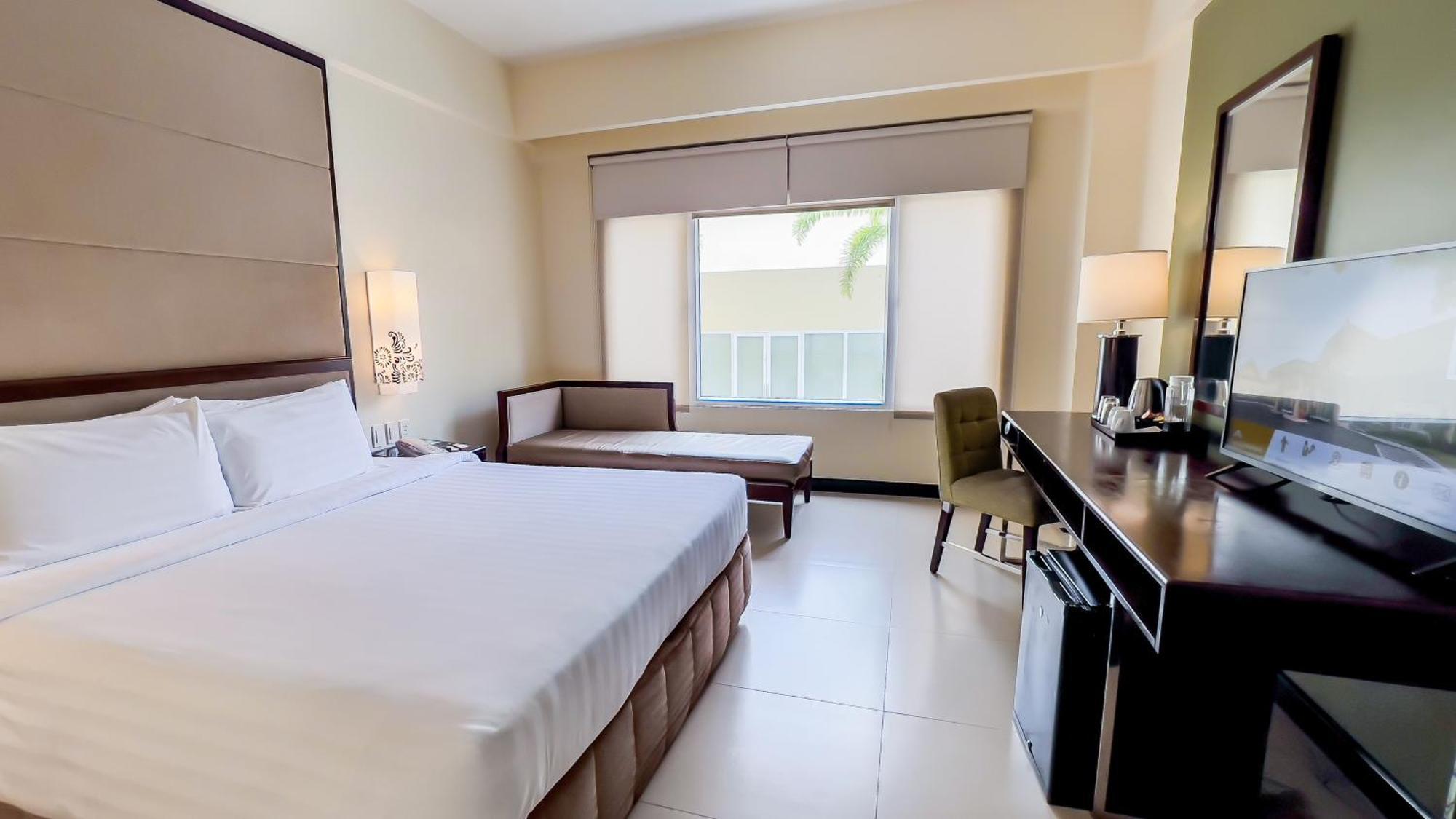 Taal Vista 5* Tagaytay City