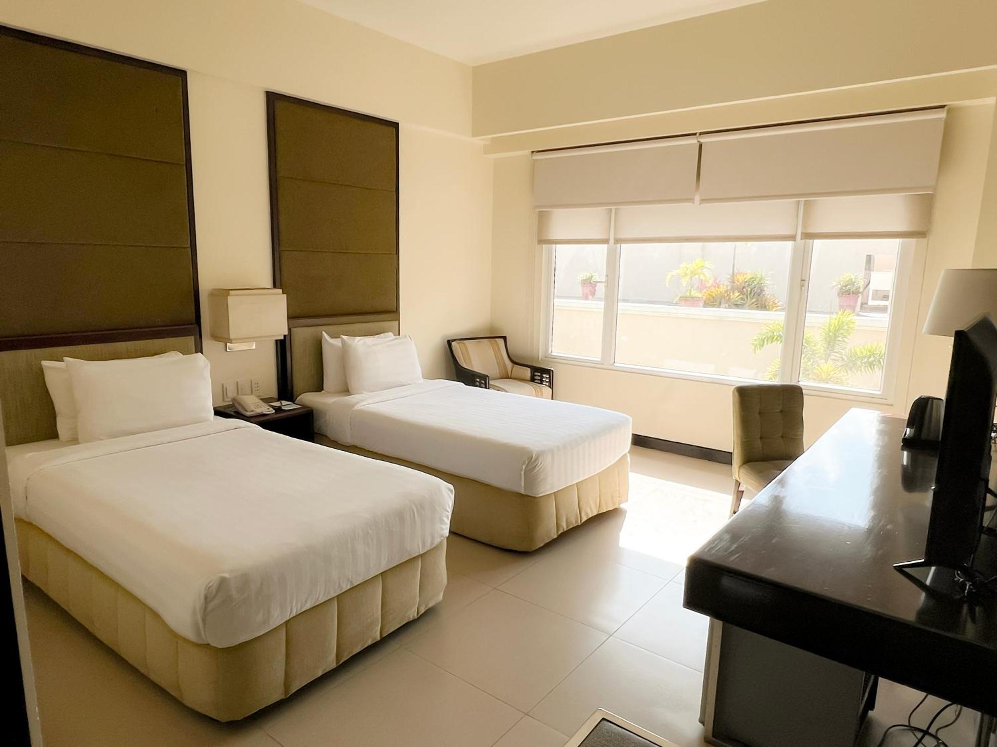 Hotel Taal Vista 5*