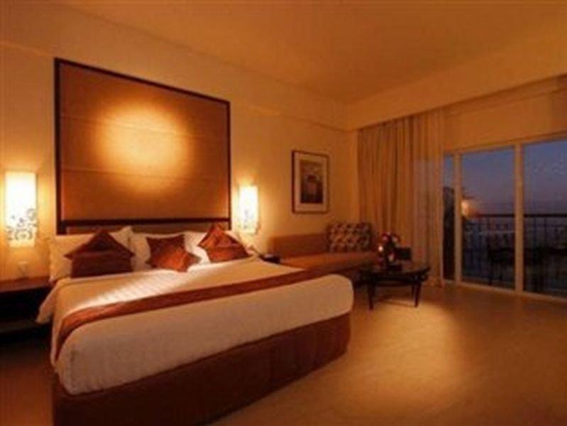 Taal Vista Hotel
